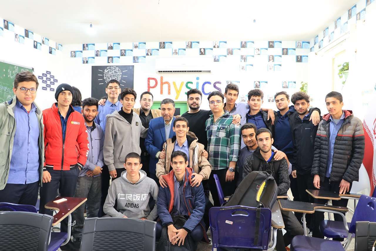 Unveiling the first specialized physics class at the Hazrat Jawadalameh (AS) Educational Complex